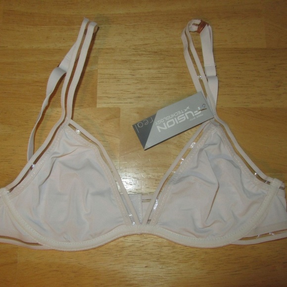 Real 32A Underwire Plunge Bra NWT #12306